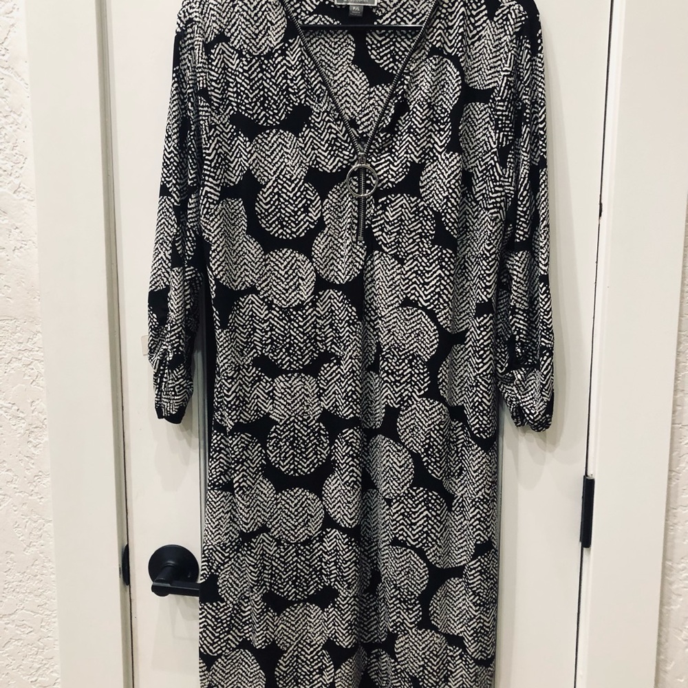 P/L Black and white polyester dress